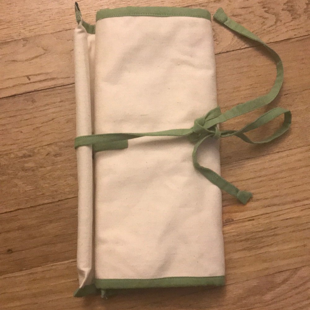 Lush Roll Up Travel Case